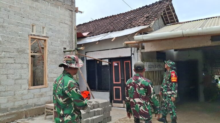 Dandim 0825/Banyuwangi Tinjau Langsung Progres Pengerjaan Rutilahu dalam Program TMMD ke-125 Tahun 2025