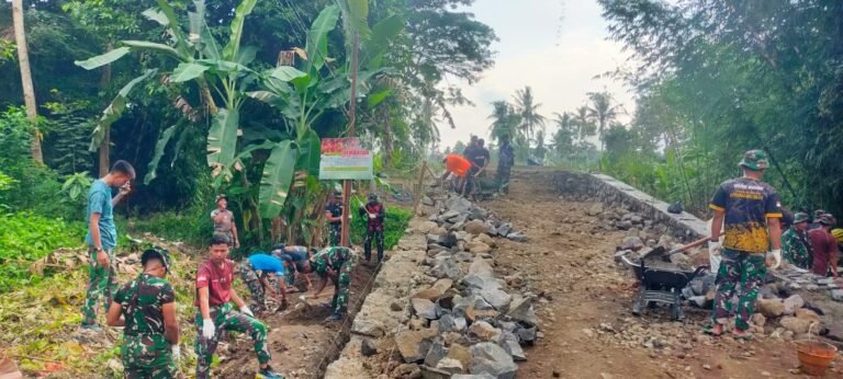 Satgas TMMD 125 Kodim 0825/Banyuwangi Tancap Gas Bangun Jembatan Demi Akses Warga Pedesaan