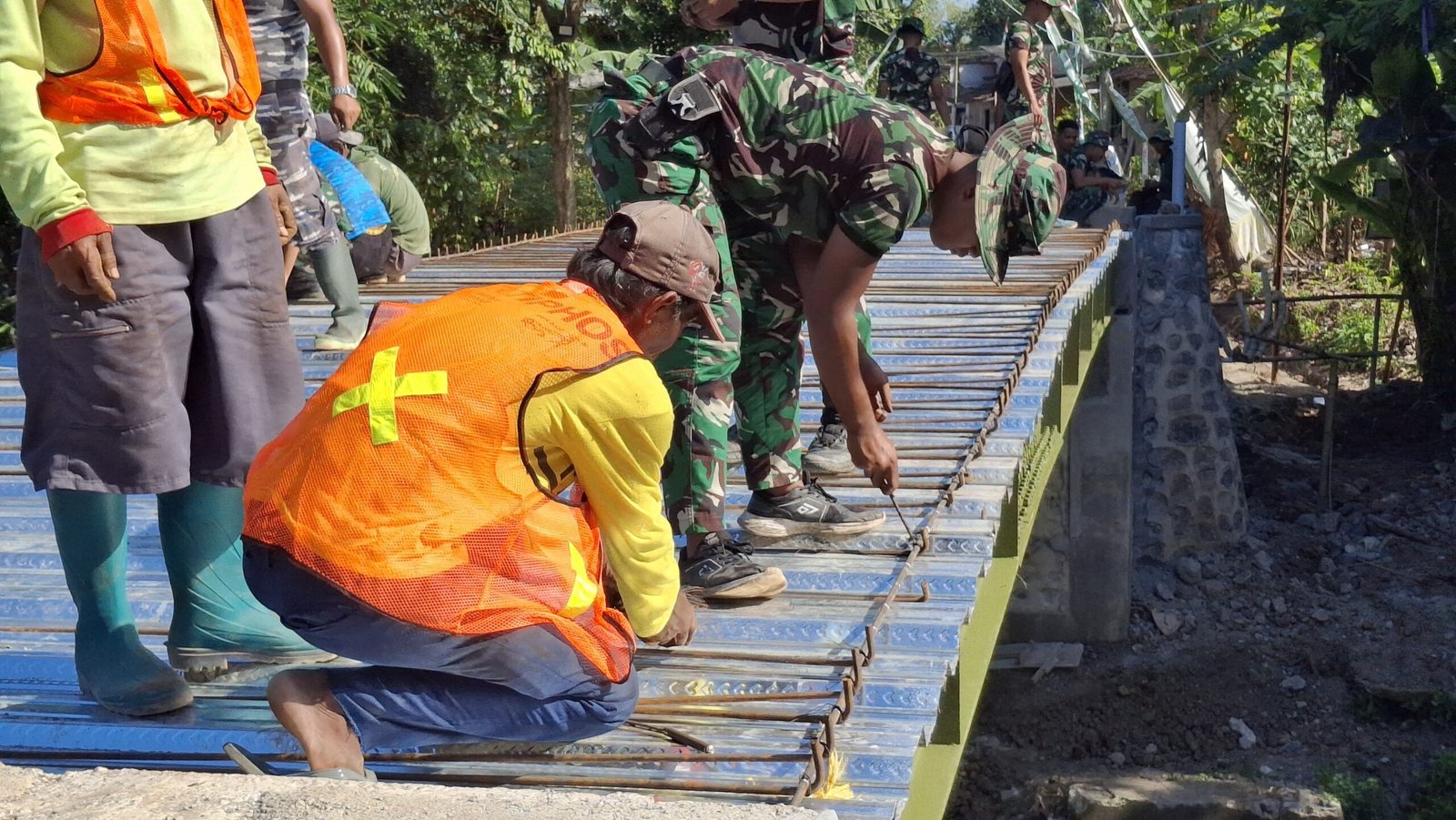 Pembangunan Sasaran Jembatan TMMD 125 Kodim 0825/Banyuwangi Sudah Terlihat di Siliragung