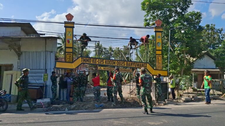 Kado HUT RI ke-80: Gapura TMMD 125 Kodim Banyuwangi Berdiri Kokoh Di Pintu Jembatan Desa Kesilir