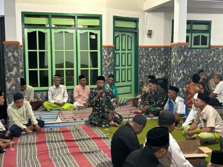 Sinergi TNI dan Warga: Satgas TMMD Banyuwangi Ikut Doa Bersama Haul H. Mufid Siliragung
