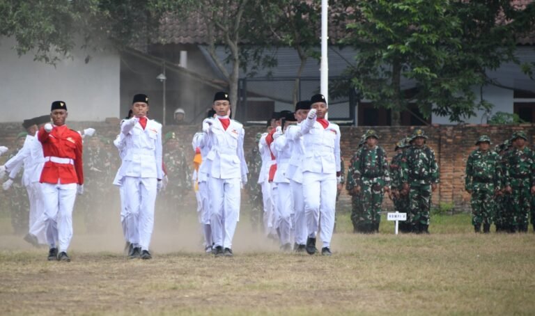 Mengintip Rasa Haru, Upacara HUT RI di Siliragung