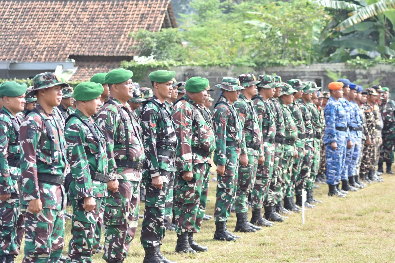 Satgas TMMD 125 Ikuti Upacara HUT RI ke-80 di Lapangan Siliragung