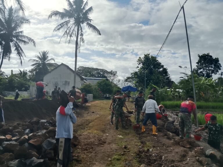 Wujudkan Ketahanan Pangan, Pembangunan Irigasi TMMD Ke-125 Di Desa Kesilir Terus Dikebut