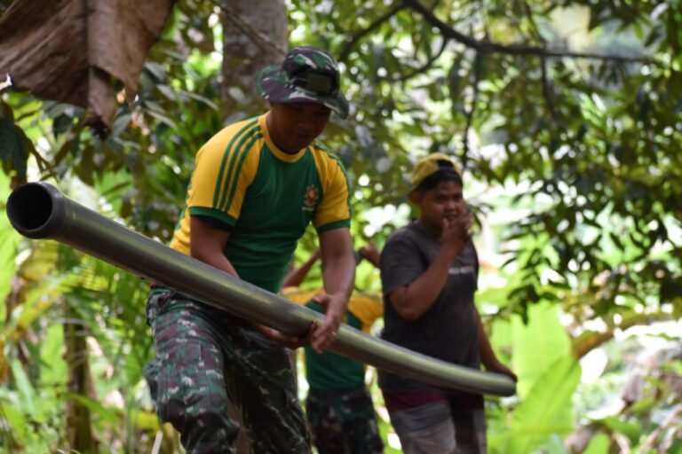 Satgas TMMD ke-126 Kodim 0818/Malang-Batu Laksanakan Pemasangan Pipanisasi untuk Warga Desa Lebakharjo
