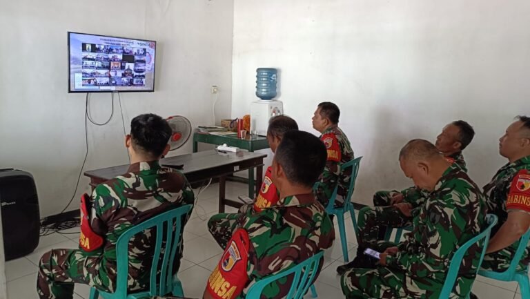 Secara Virtual Babinsa Koramil 0825-14/Kabat Mengikuti Kegiatan Apel Kebangsaan Kementan RI Dalam Rangka Memperingati 1 Tahun Kinerja Kabinet Merah Putih