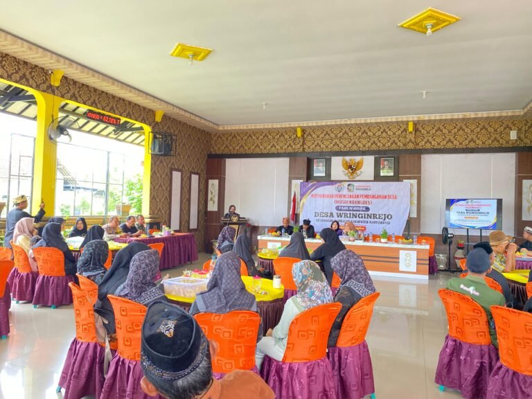Babinsa Koramil 0826/06 Gambiran Hadiri Musrenbang Desa Wringinrejo, Tegaskan Komitmen Dukung Pembangunan Desa Berkelanjutan
