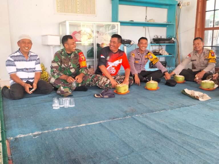 Babinsa Kandangan Sertu Nurhidayanto Komsos Tokoh Agama Desa Kandangan Warga Binaan