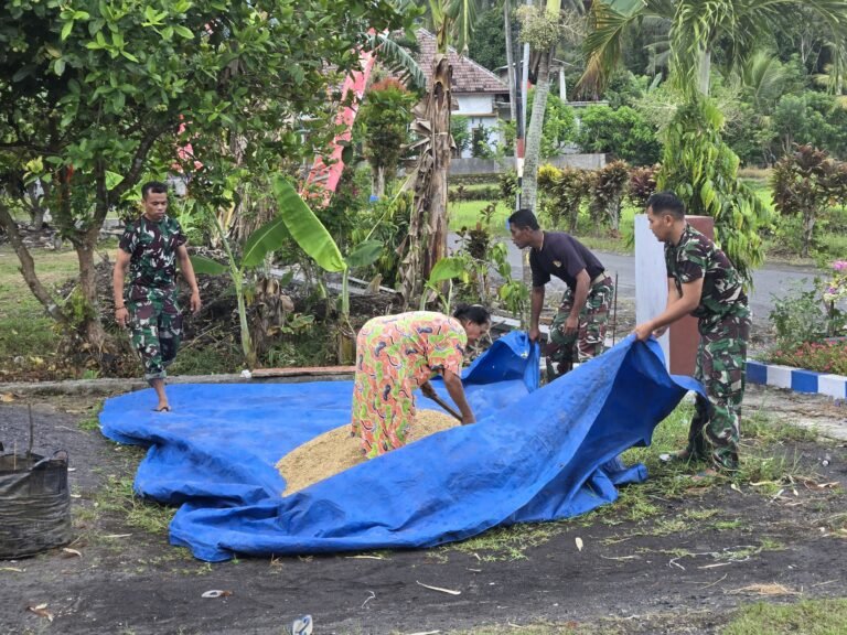 Semangat TNI Manunggal Membangun Desa (TMMD) ke-126 Kodim 0818/Malang-Batu tidak hanya terlihat dalam pembangunan fisik infrastruktur, tetapi juga dalam kepedulian sosial terhadap warga