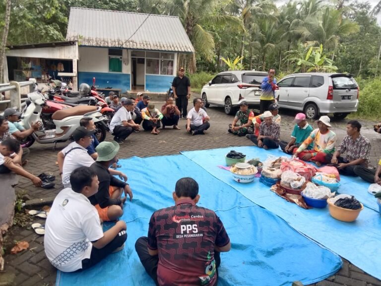 Koramil Pesanggaran Menghadiri Tasyakuran Petani Bubak Bumi Bubak Sawah