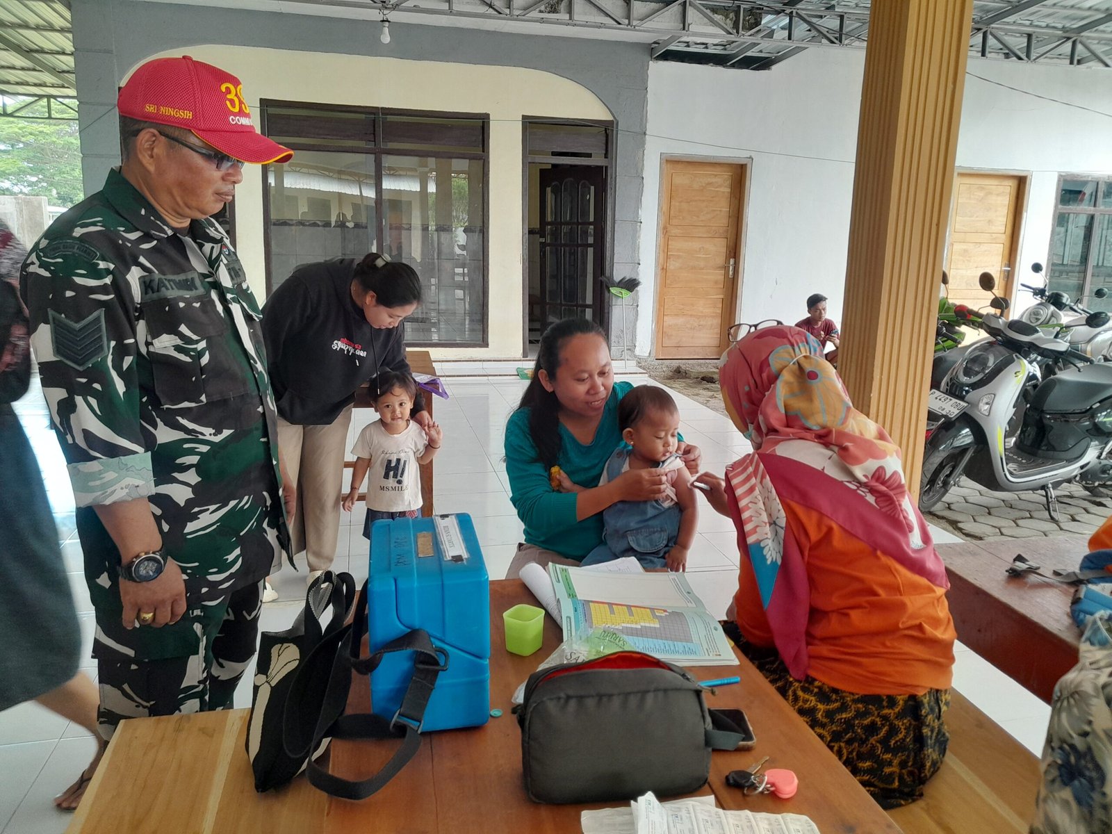 Koramil 0825-11/Pesanggaran Peran Aktif Dampingi Posyandu Kesehatan Balita dan Ibu Hamil
