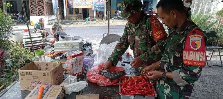TNI Kodim 0821 Lumajang Perkuat Layanan Dapur Umum bagi Korban Erupsi Semeru di Pronojiwo