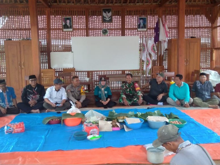 Babinsa Menghadiri Tasyakuran Pembangunan Koperasi Desa/Kelurahan Merah Putih di Desa Sumberagung