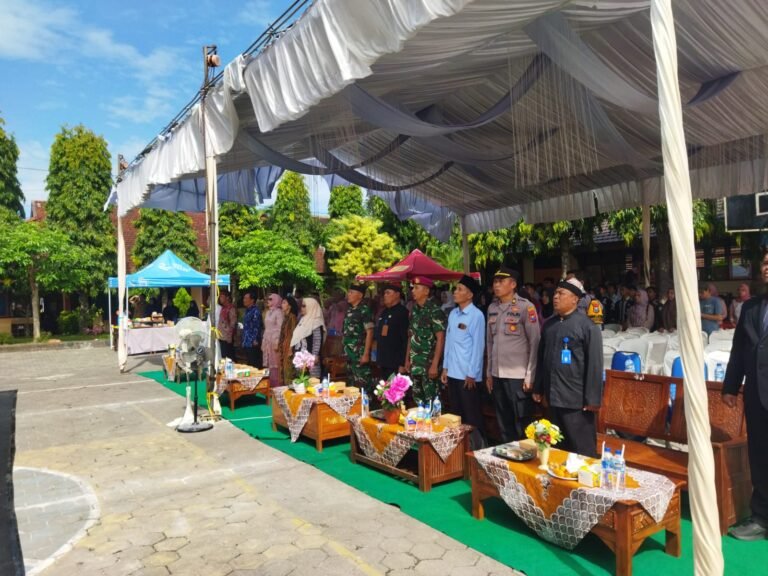 Danramil Pesanggaran Menghadiri Acara Dies Natalis SMAN Pesanggaran Ke-39