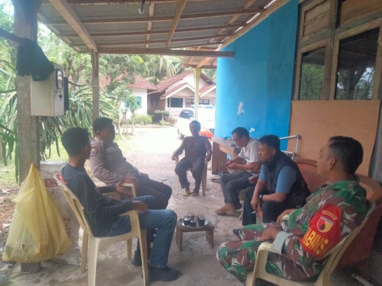 Babinsa Anjangsana Komsos Ngobrol Bersama Warga Binaan Desa Kandangan