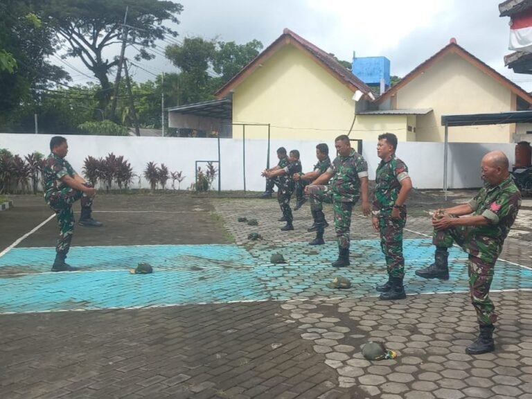 Jaga Kebugaran Jasmani, Anggota Koramil 0825-11/Pesanggaran Laksanakan Olah Raga Bersama