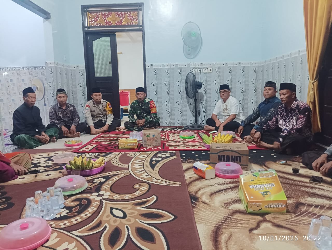 Babinsa Menghadiri Pemuda Mushola Miftahul Huda Acara Sholawatan Peringatan Isro’ Mi’roj