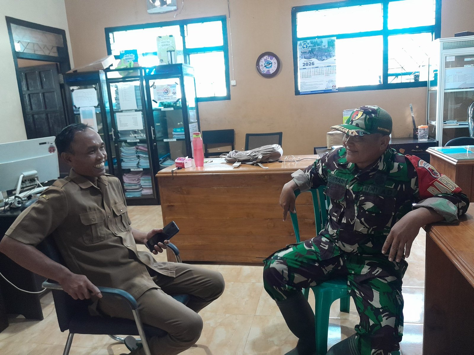 Wujud Sinergitas, Babinsa Komunikasi Sosial Dengan Perangkat Desa