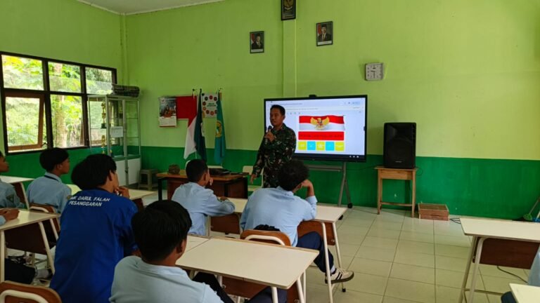 Koramil Pesanggaran Berikan Wawasan Kebangsaan Untuk Menumbuhkan Jiwa Patriotisme Terhadap Generasi Muda Penerus Bangsa