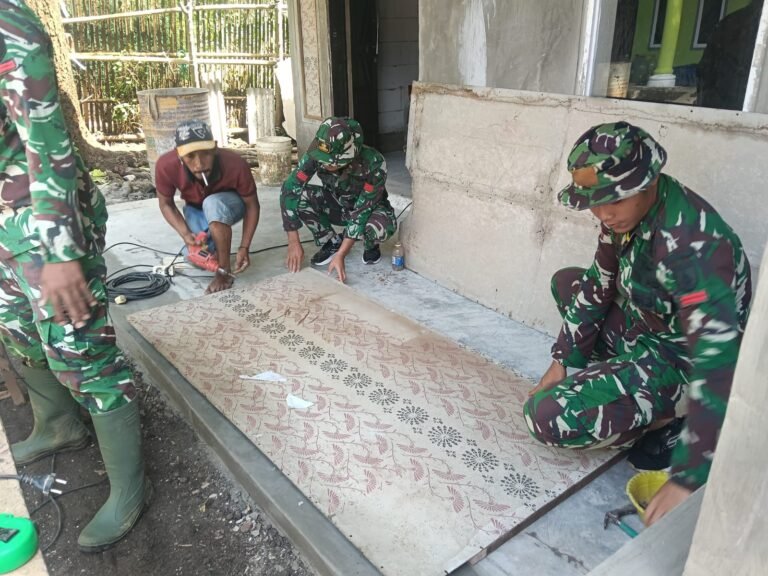 Program TMMD Ke-128 Kodim 0820/Probolinggo, RTLH Milik Ibu Seniwati di Desa Brabe Capai 90 Persen