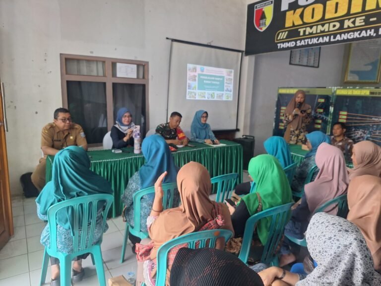 Sosialisasi Penanganan Sampah Rumah Tangga dan Pelatihan Pembuatan Eco Enzyme Dukung Program TMMD Ke-128 Kodim 0820/Probolinggo