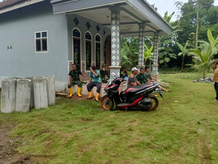 Deteksi Dini Dan Mempererat Kebersamaan, Satgas TMMD Laksanakan Komunikasi Sosial