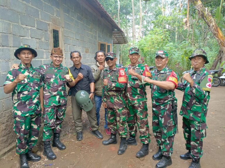 Mantan Dandim 0820/Probolinggo Terima Sambutan Hangat Saat Kunjungi Lokasi TMMD Ke-128 di Desa Brabe
